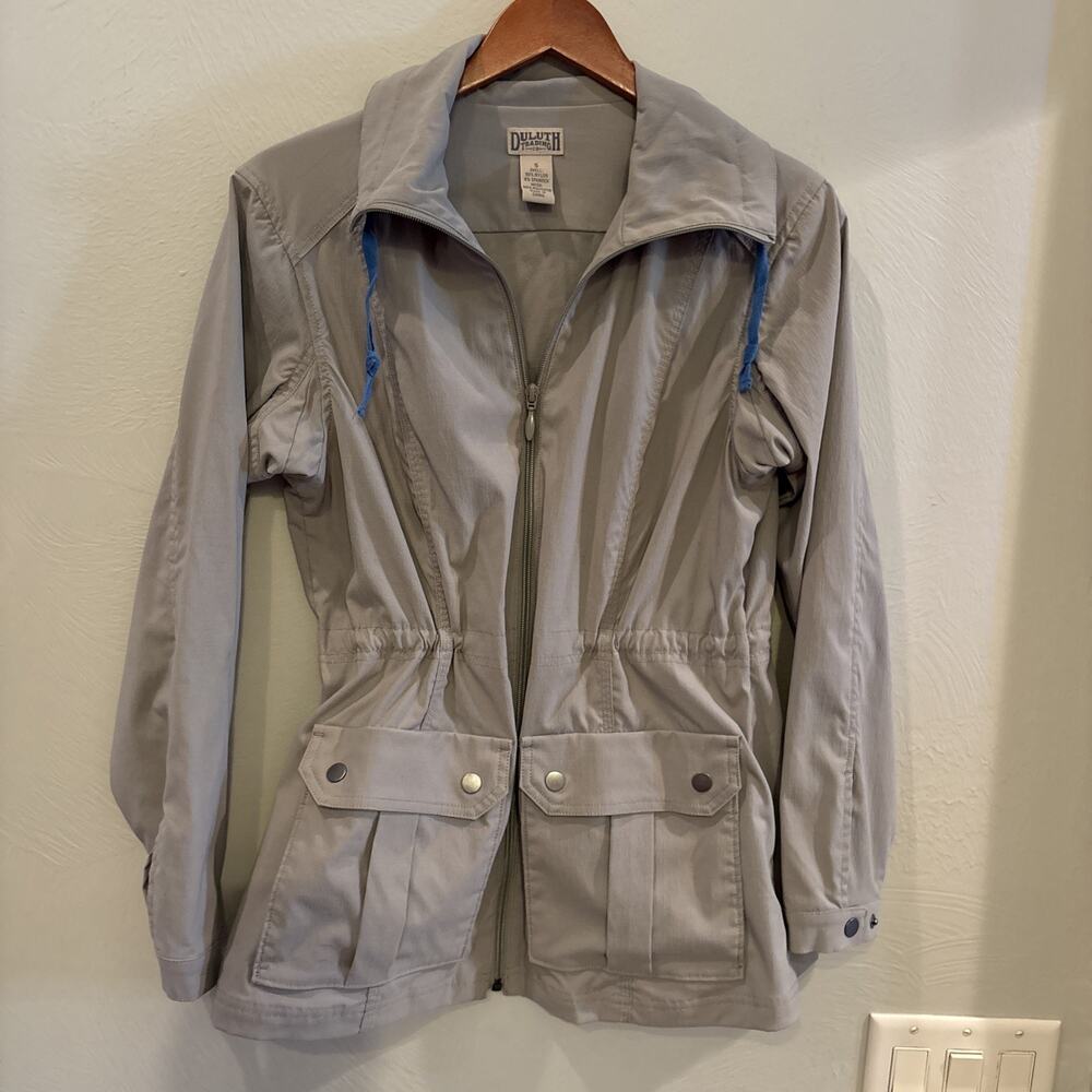 Duluth Trading Co Womens Small Tan Hooded Rain Windbreaker Jacket Packable